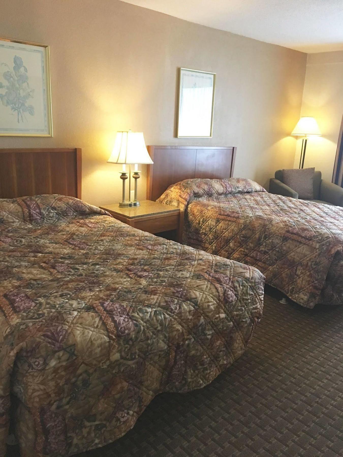 Aurora Fox Valley Inn Exterior photo